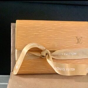 Luis Vuitton Porte Tresor Epi Trifold Wallet + LV Gift Ribbon